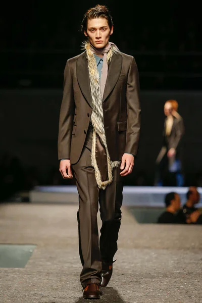 Look 39
